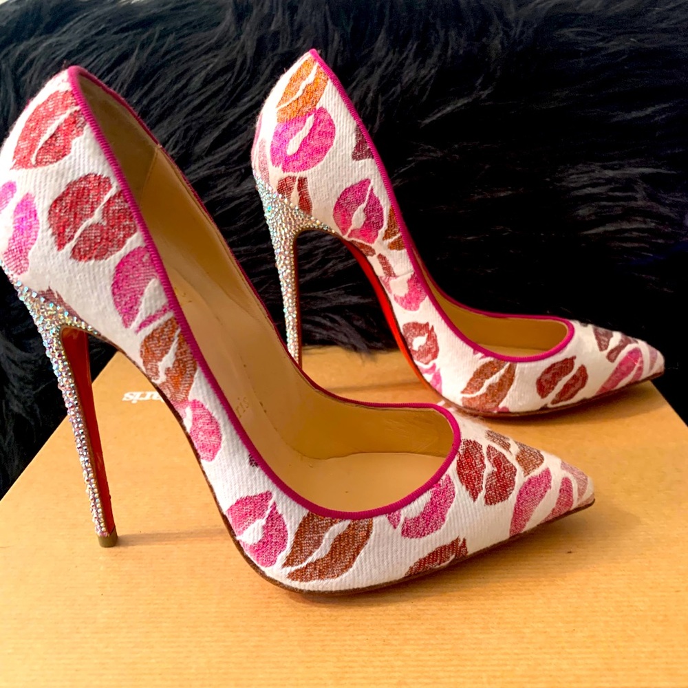 Christian Louboutin kiss 37
